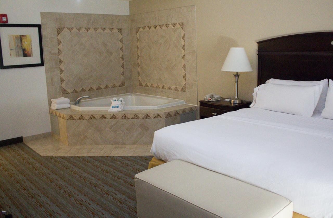Holiday Inn Express West Jefferson By Ihg Ngoại thất bức ảnh